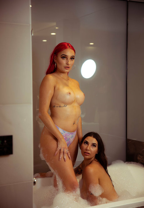 Naakte gelekte OnlyFans-foto van Taja Terrell