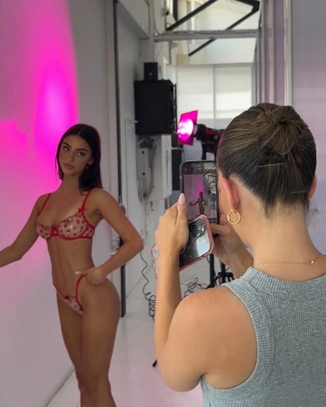 Naakte gelekte OnlyFans-foto van Alliyah