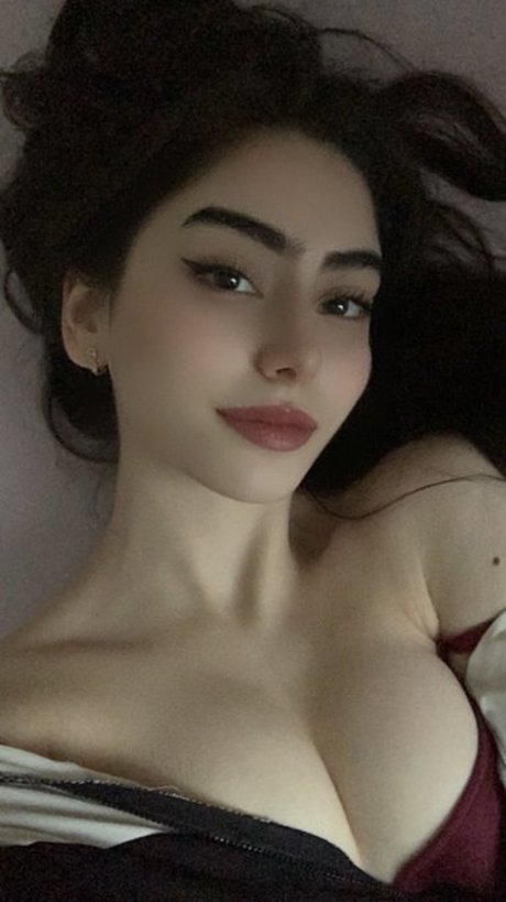 Naakte gelekte OnlyFans-foto van Mersweb