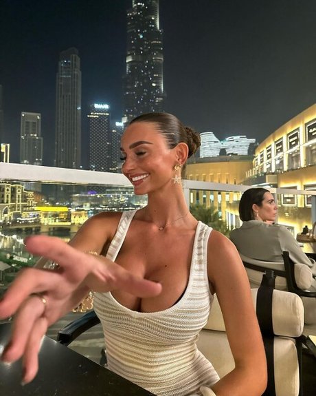 Naakte gelekte OnlyFans-foto van Maddy Cheary