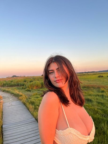 Naakte gelekte OnlyFans-foto van Colleen Sheehan