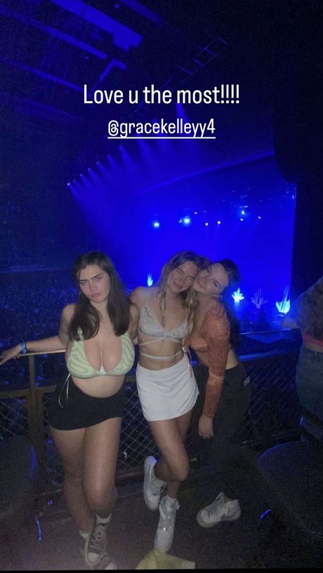 Naakte gelekte OnlyFans-foto van Colleen Sheehan