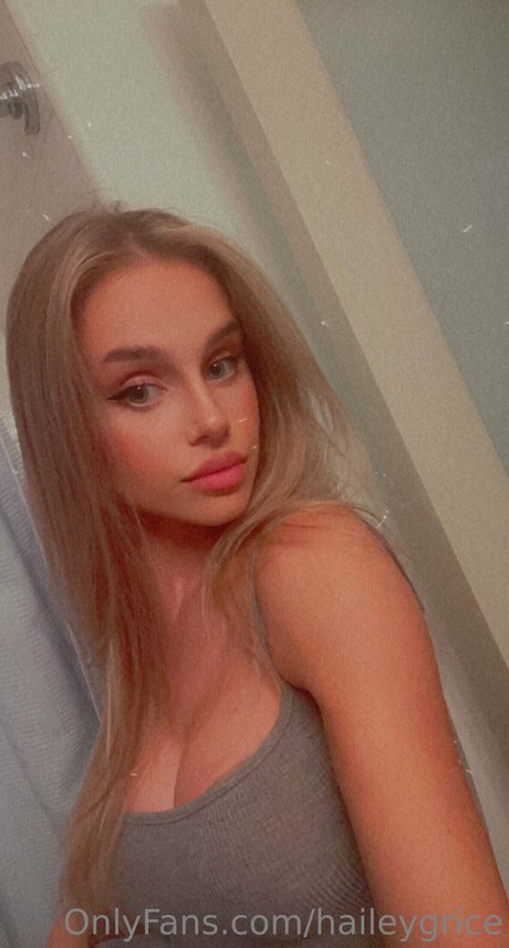 Naakte gelekte OnlyFans-foto van Hailey Grice