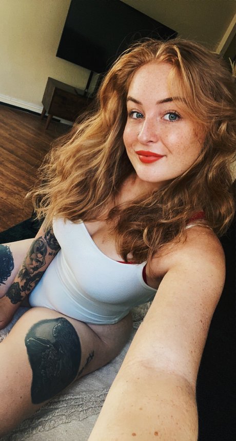 Naakte gelekte OnlyFans-foto van Little Red X