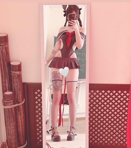 Naakte gelekte OnlyFans-foto van Fraulein Milk