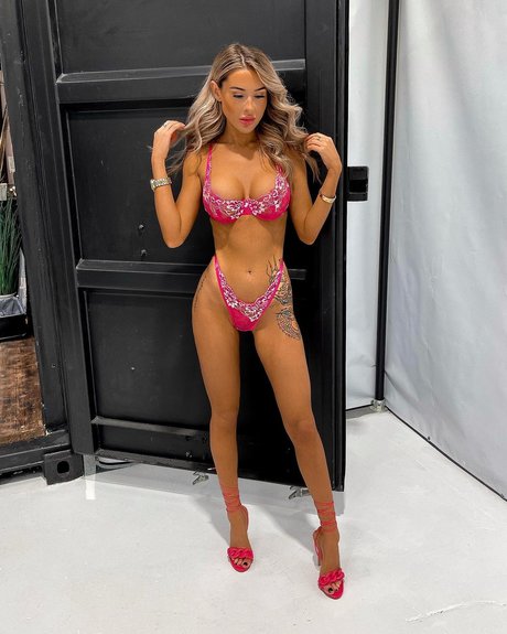 Naakte gelekte OnlyFans-foto van Lacey Montgomery