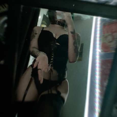 Naakte gelekte OnlyFans-foto van Abru Shaddix