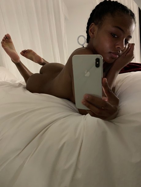 Naakte gelekte OnlyFans-foto van Ldndrygin