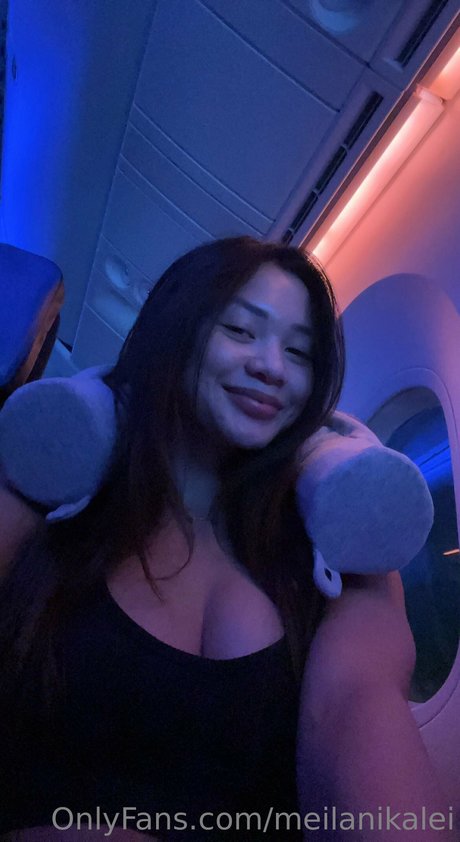 Naakte gelekte OnlyFans-foto van Meilani Kalei