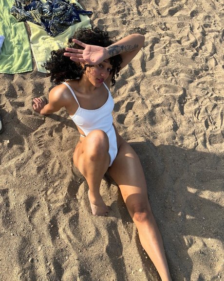 Naakte gelekte OnlyFans-foto van Ladokei Crystal