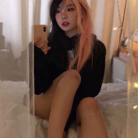 Naakte gelekte OnlyFans-foto van Anikauwu