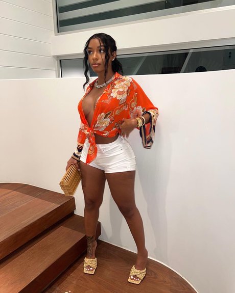 Naakte gelekte OnlyFans-foto van Ashley Burgos