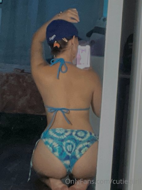 Naakte gelekte OnlyFans-foto van Mariana Castro