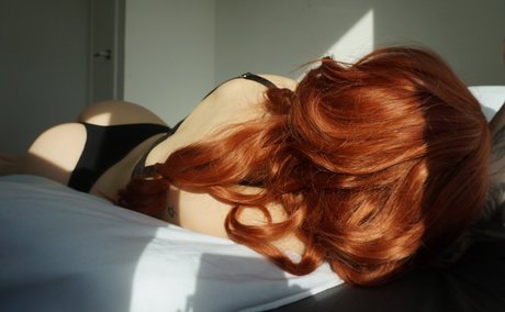 Naakte gelekte OnlyFans-foto van April Hylia