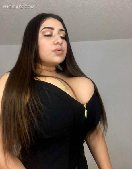 Naakte gelekte OnlyFans-foto van Nimsay