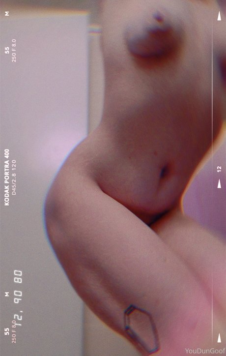 Naakte gelekte OnlyFans-foto van Dami Slaughter