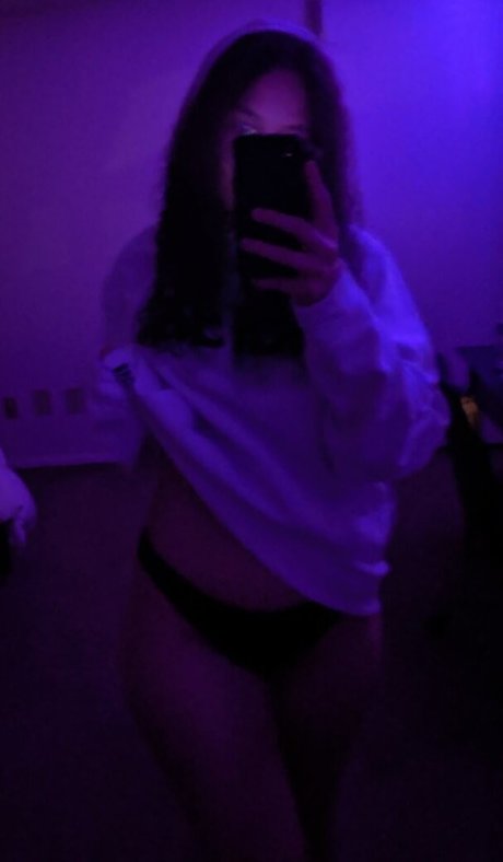 Naakte gelekte OnlyFans-foto van Xemerly