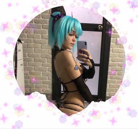 Naakte gelekte OnlyFans-foto van Ariadna Lobe