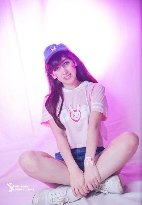 Naakte gelekte OnlyFans-foto van Michi Midnight