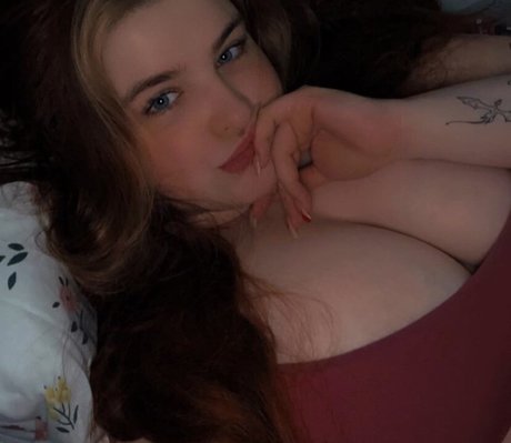 Naakte gelekte OnlyFans-foto van Aimee