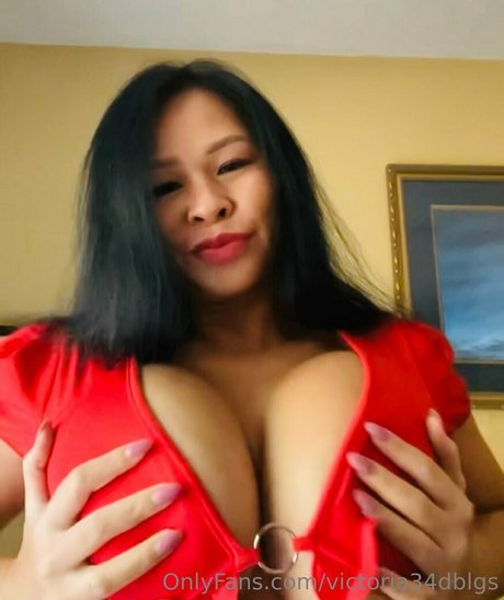 Naakte gelekte OnlyFans-foto van Victoria