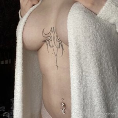 Naakte gelekte OnlyFans-foto van Lissa Gibbss