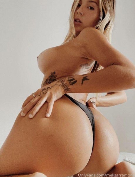 Naakte gelekte OnlyFans-foto van Meli Sarramone