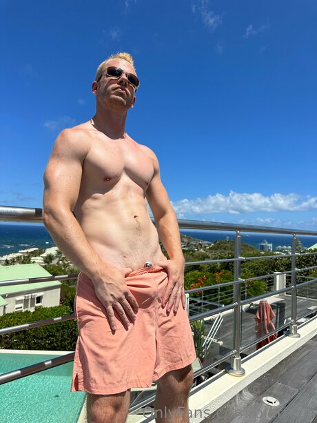 Naakte gelekte OnlyFans-foto van Biatreus