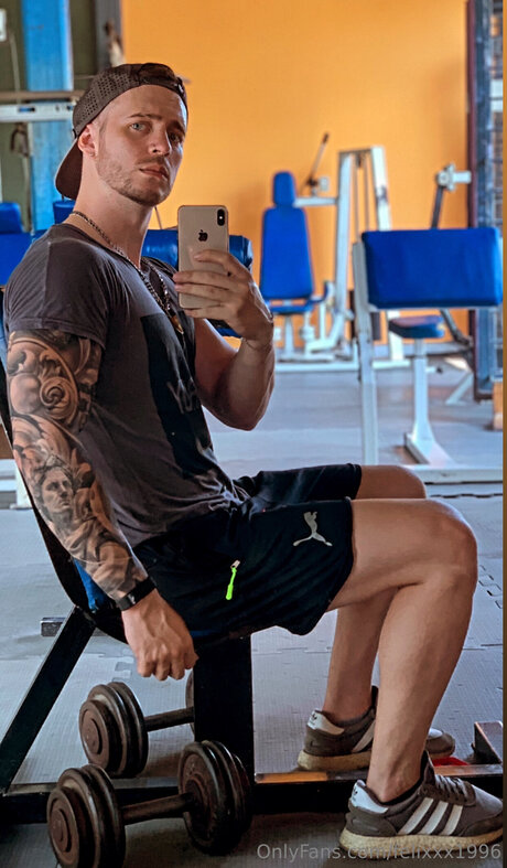 Naakte gelekte OnlyFans-foto van Felixxx1996