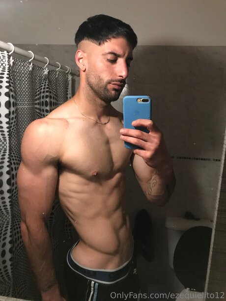 Ezequielito12