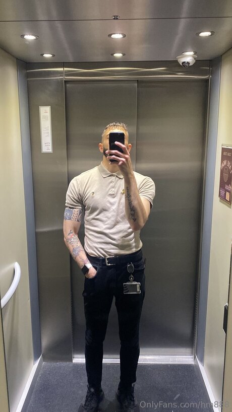 Naakte gelekte OnlyFans-foto van Hm888