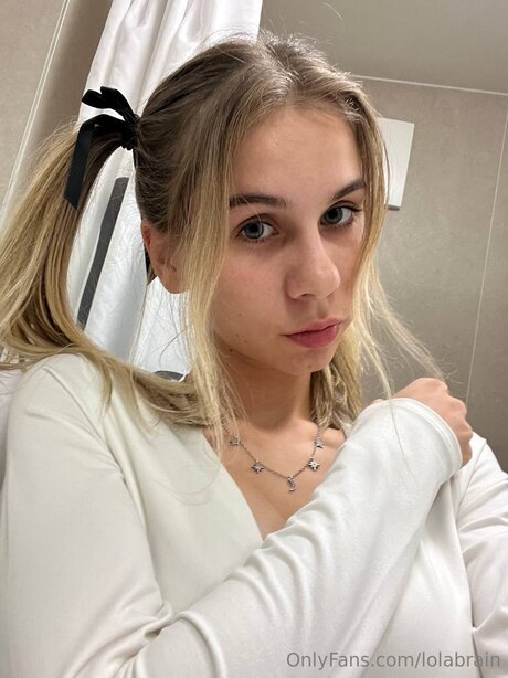 Naakte gelekte OnlyFans-foto van Lolabrain