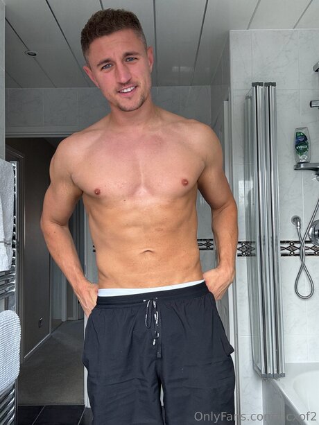 Naakte gelekte OnlyFans-foto van Dcxof2