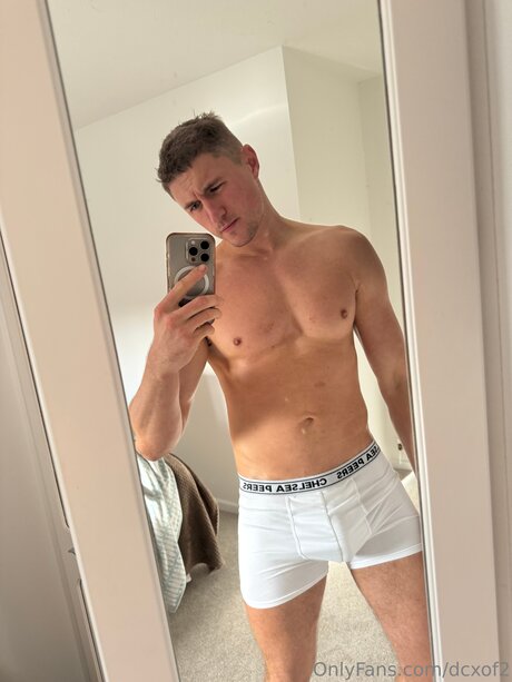 Naakte gelekte OnlyFans-foto van Dcxof2