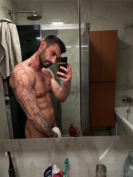Naakte gelekte OnlyFans-foto van Manuelcruzz