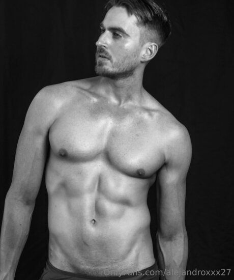 Naakte gelekte OnlyFans-foto van Alejandroxxx27