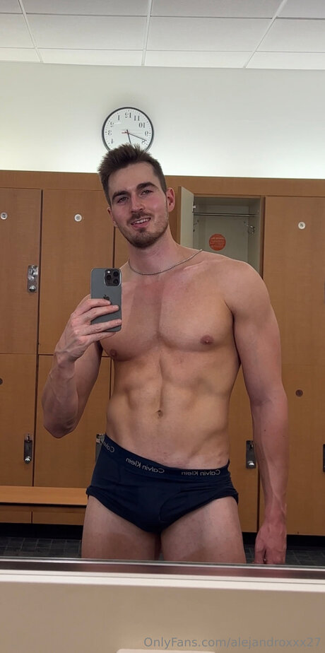 Naakte gelekte OnlyFans-foto van Alejandroxxx27