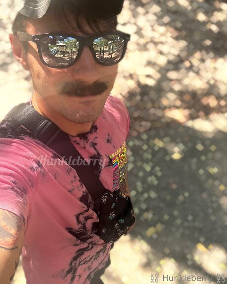 Naakte gelekte OnlyFans-foto van Im Your Hunkleberry