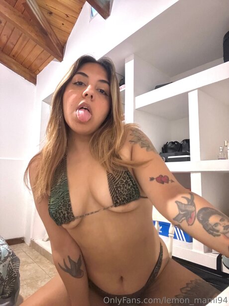 Naakte gelekte OnlyFans-foto van Lemon Mami94