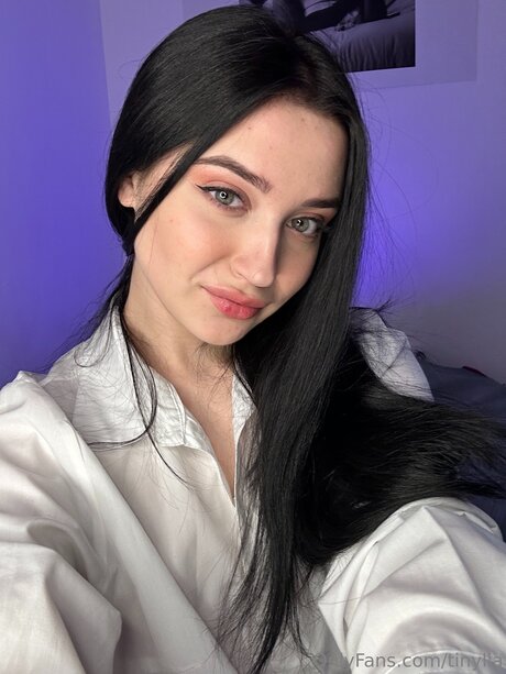 Naakte gelekte OnlyFans-foto van Tinylia