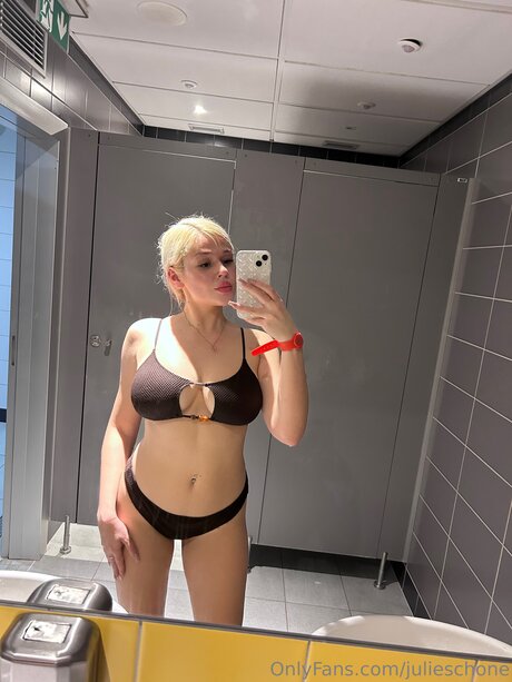 Julieschone