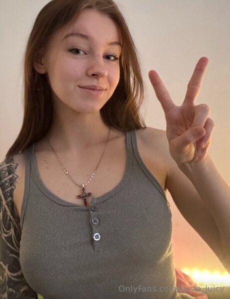 Naakte gelekte OnlyFans-foto van Susie Juicy