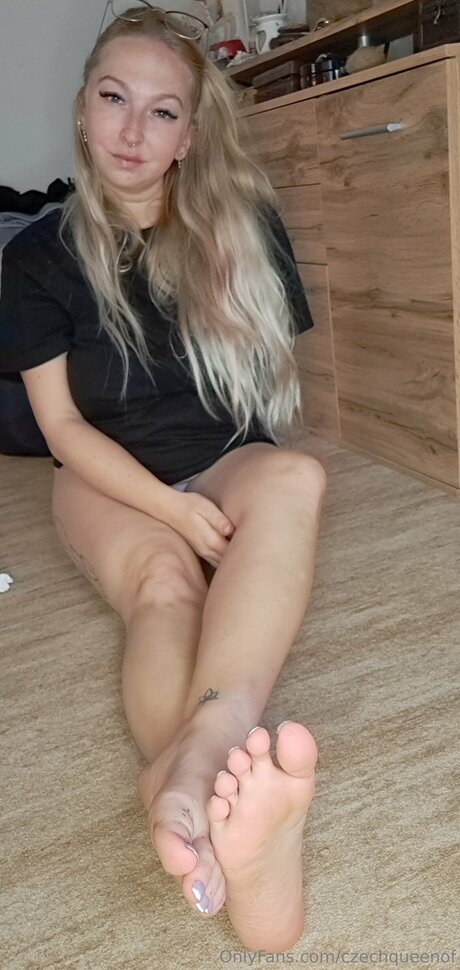 Naakte gelekte OnlyFans-foto van Czechqueenof