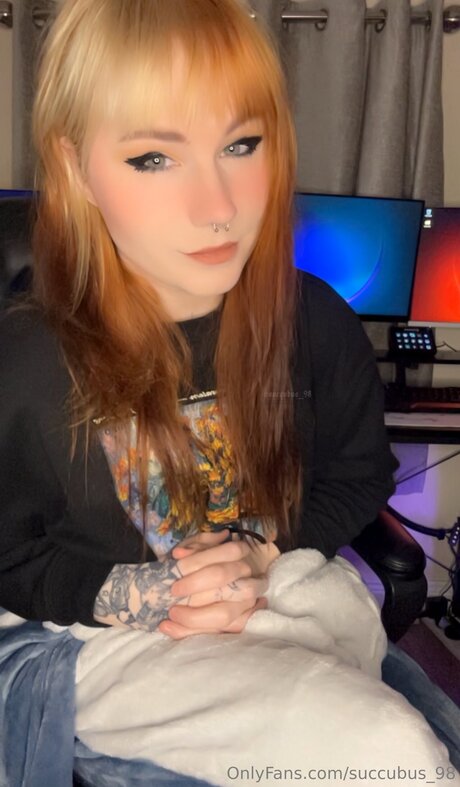 Naakte gelekte OnlyFans-foto van Succubus 98
