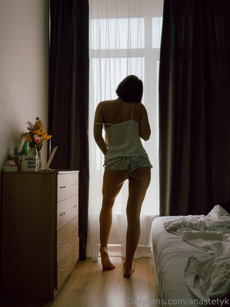 Naakte gelekte OnlyFans-foto van Anastetyk