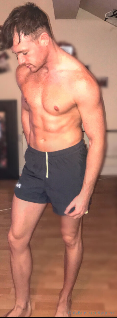 Naakte gelekte OnlyFans-foto van Tygeerr