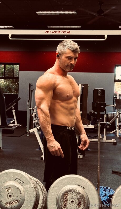Naakte gelekte OnlyFans-foto van Herethisthat