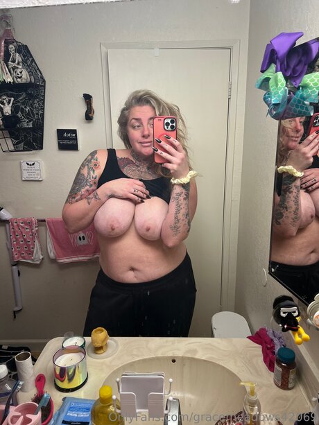 Naakte gelekte OnlyFans-foto van Gracemeadows42069
