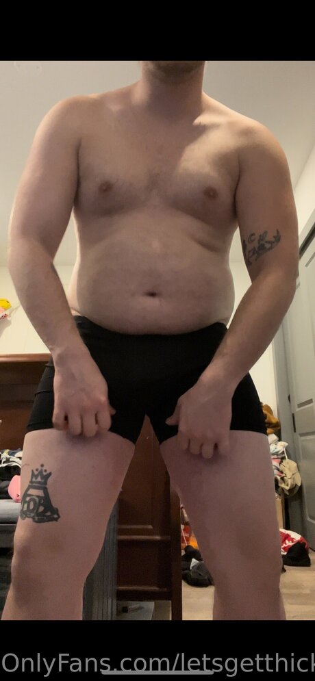 Naakte gelekte OnlyFans-foto van Letsgetthickening
