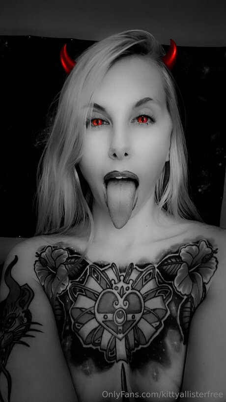 Naakte gelekte OnlyFans-foto van Kittyhanafree